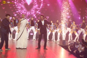 Jawan Success Meet attended by Shah Rukh Khan, Deepika Padukone, Vijay Sethupathi, and others