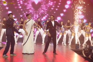 Jawan Success Meet attended by Shah Rukh Khan, Deepika Padukone, Vijay Sethupathi, and others