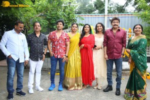 Jilebi movie launch attended by Shivani Rajashekar, Rajashekar, Jeevitha, Trivikram Srinivas and Eesha Rebba