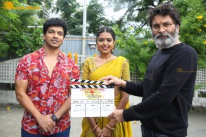 Jilebi movie launch attended by Shivani Rajashekar, Rajashekar, Jeevitha, Trivikram Srinivas and Eesha Rebba