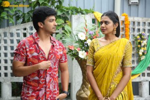 Jilebi movie launch attended by Shivani Rajashekar, Rajashekar, Jeevitha, Trivikram Srinivas and Eesha Rebba