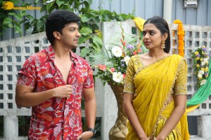 Jilebi movie launch attended by Shivani Rajashekar, Rajashekar, Jeevitha, Trivikram Srinivas and Eesha Rebba