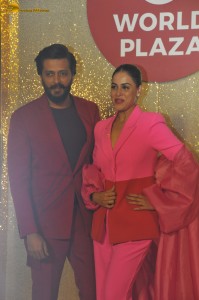 Jio World Plaza Launch attended by Shruti Haasan, Deepika Padukone, Rashmika Mandanna, Hansika Motwani, Janhvi Kapoor, Sara Ali Khan, Sonam Kapoor, Madhuri Dixit, and others.