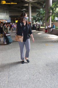 Tamil Actress Jyothika spotted at Mumbai Airport