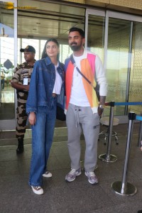 KL Rahul and Athiya Shetty spotted at the Airport after their marriage