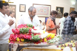 Family and Friends including Chiranjeevi and Daggubati Suresh pay last respects to K Viswanath