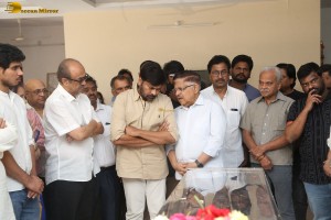 Family and Friends including Chiranjeevi and Daggubati Suresh pay last respects to K Viswanath