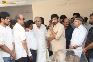 Family and Friends including Chiranjeevi and Daggubati Suresh pay last respects to K Viswanath