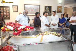 Family and Friends including Chiranjeevi and Daggubati Suresh pay last respects to K Viswanath