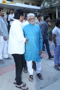 Family and Friends including Chiranjeevi and Daggubati Suresh pay last respects to K Viswanath