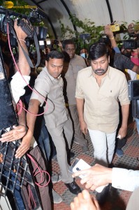 Family and Friends including Chiranjeevi and Daggubati Suresh pay last respects to K Viswanath