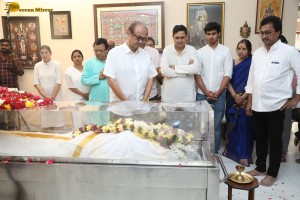 Family and Friends including Chiranjeevi and Daggubati Suresh pay last respects to K Viswanath