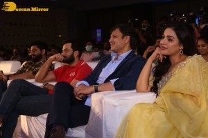 Kaduva trailer launch attended by Prithviraj Sukumaran, Vivek Oberoi and Samyukta Menon