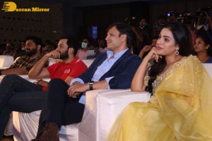 Kaduva trailer launch attended by Prithviraj Sukumaran, Vivek Oberoi and Samyukta Menon