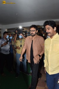 Friends and Family including Chiranjeevi and Pawan Kalyan paid their last respects to Kaikala Satyanarayana