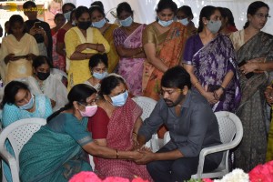 Friends and Family including Chiranjeevi and Pawan Kalyan paid their last respects to Kaikala Satyanarayana
