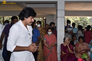 Friends and Family including Chiranjeevi and Pawan Kalyan paid their last respects to Kaikala Satyanarayana