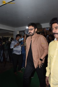 Friends and Family including Chiranjeevi and Pawan Kalyan paid their last respects to Kaikala Satyanarayana