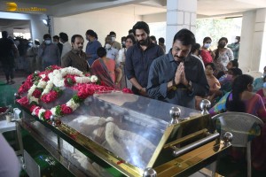 Friends and Family including Chiranjeevi and Pawan Kalyan paid their last respects to Kaikala Satyanarayana