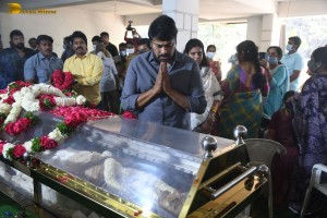 Friends and Family including Chiranjeevi and Pawan Kalyan paid their last respects to Kaikala Satyanarayana