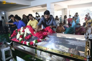 Friends and Family including Chiranjeevi and Pawan Kalyan paid their last respects to Kaikala Satyanarayana