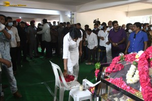 Friends and Family including Chiranjeevi and Pawan Kalyan paid their last respects to Kaikala Satyanarayana