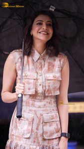 actress kajal aggarwal cute in rain