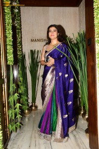 bollywood actress kajol dazzles in a blue saree