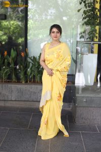 bollywood actress kajol beautiful in a yellow saree