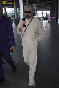 actor Kamal Haasan spotted in mumbai at the airport
