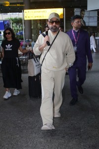 actor Kamal Haasan spotted in mumbai at the airport