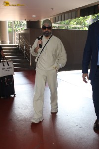 actor Kamal Haasan spotted in mumbai at the airport