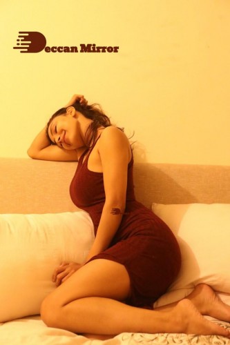 Bollywood and Telugu Cinema Actress Kapilakshi Malhotra hot pictures in a Red Dress