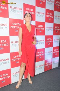 actress Kareena Kapoor dazzles in a red dress on red carpet