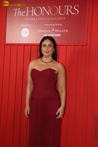 actress kareena kapoor dazzles in a red dress