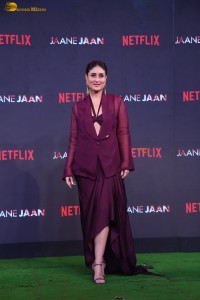 actress kareena kapoor glam looks at a event