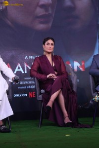 actress kareena kapoor glam looks at a event