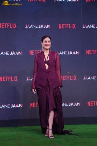 actress kareena kapoor glam looks at a event