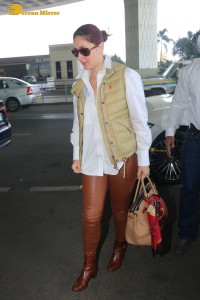 indian actress kareena kapoor khan spotted at mumbai airport