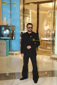 Saif Ali Khan and his wife Kareena Kapoor visit Tiffany store at Jio World Plaza