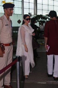 Celebrity couple Saif Ali Khan and Kareena Kapoor spotted at Mumbai Airport with their children