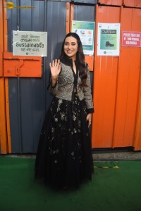 actress Karisma Kapoor cute looks on location at a shoot