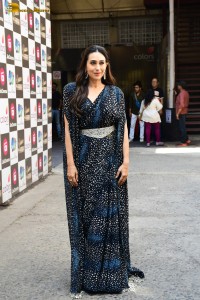 Karisma Kapoor dazzling in a black dress