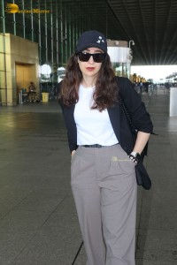 Indian Actress Karishma Kapoor’s stylish looks at Mumbai Airport