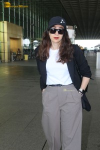Indian Actress Karishma Kapoor’s stylish looks at Mumbai Airport