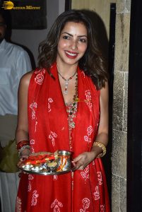 Karva Chauth at Anil Kapoor’s house attended by Varun Dhawan, Namrata Shirodkar, Shilpa Shetty, and others