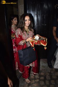 Karva Chauth at Anil Kapoor’s house attended by Varun Dhawan, Namrata Shirodkar, Shilpa Shetty, and others