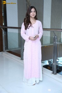 actress kashmira pardeshi in a pink salwar dress
