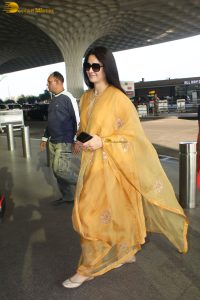 Indian actress katrina kaif gorgeous in a yellow salwar