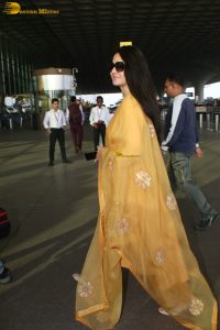 Indian actress katrina kaif gorgeous in a yellow salwar